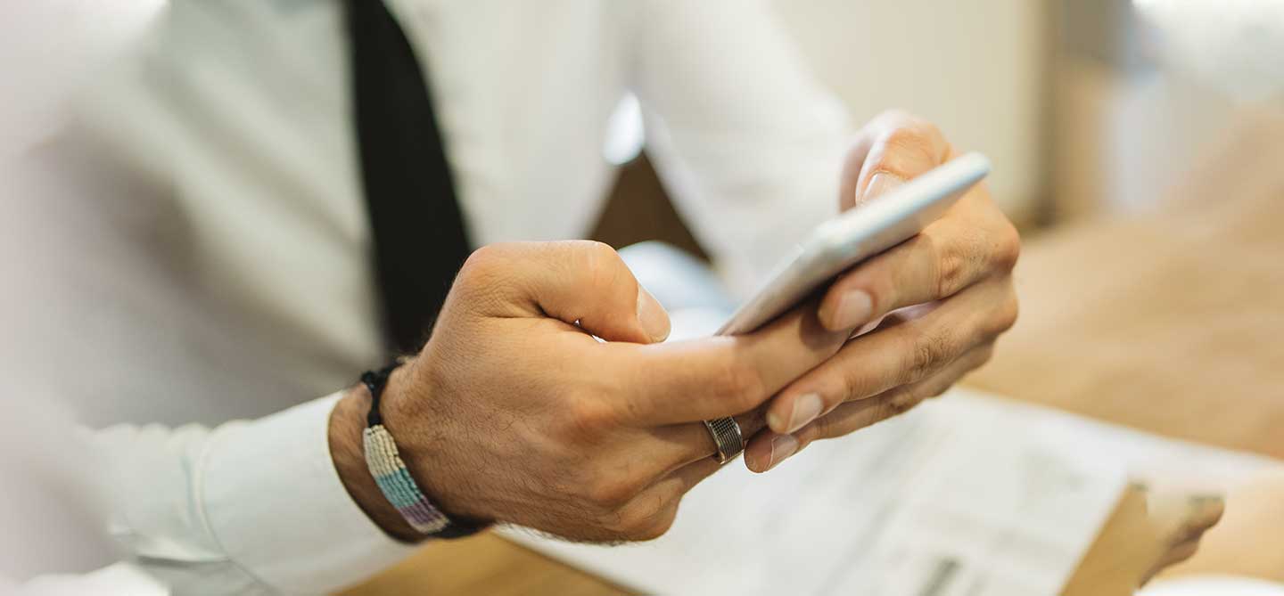 Operando un teléfono móvil