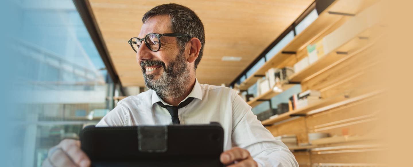 Carlos Recio sonriendo